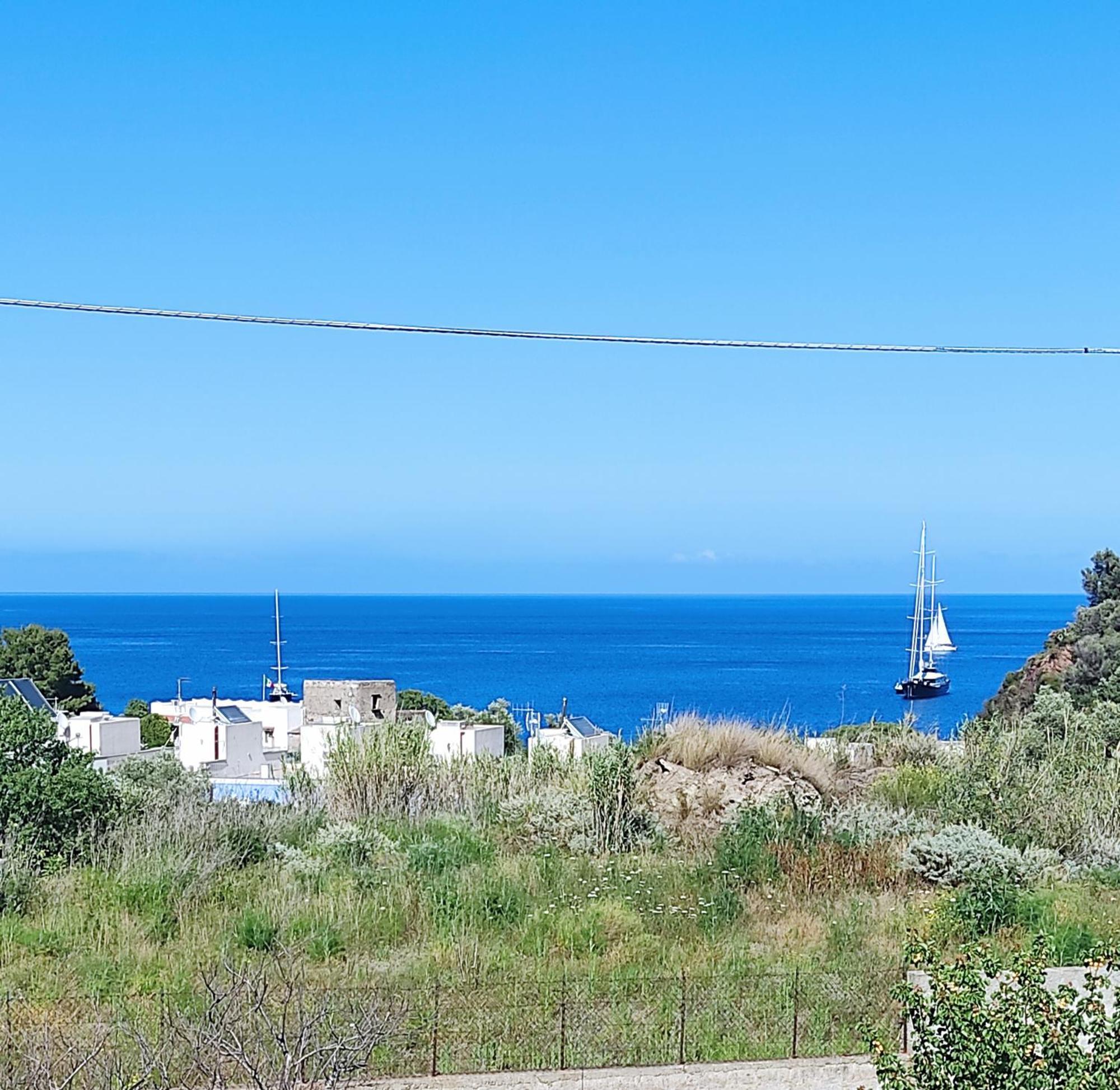 Holiday Home Mennulita Lipari  Habitación foto